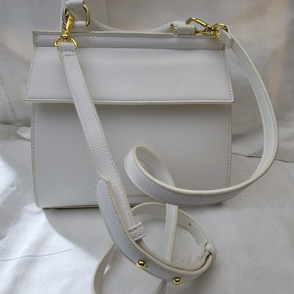 Modern Picnic Snacker Mini Luncher White with Gold Accents - Picture 12 of 12